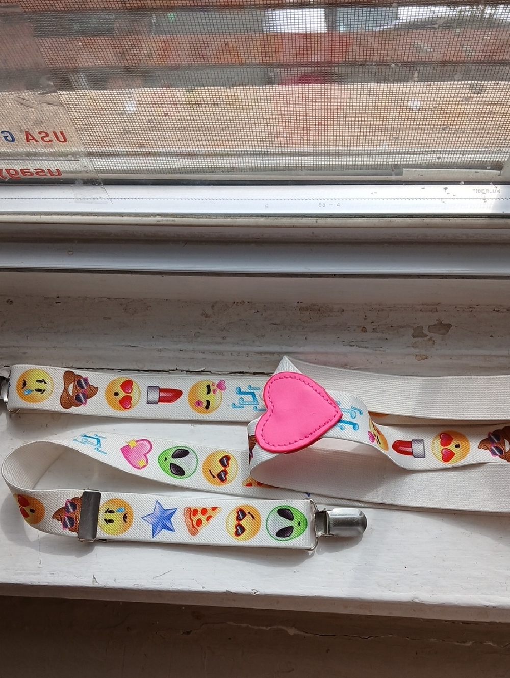 Kids Emoji Lanyard with Pink Heart Badge Holder - White Strap